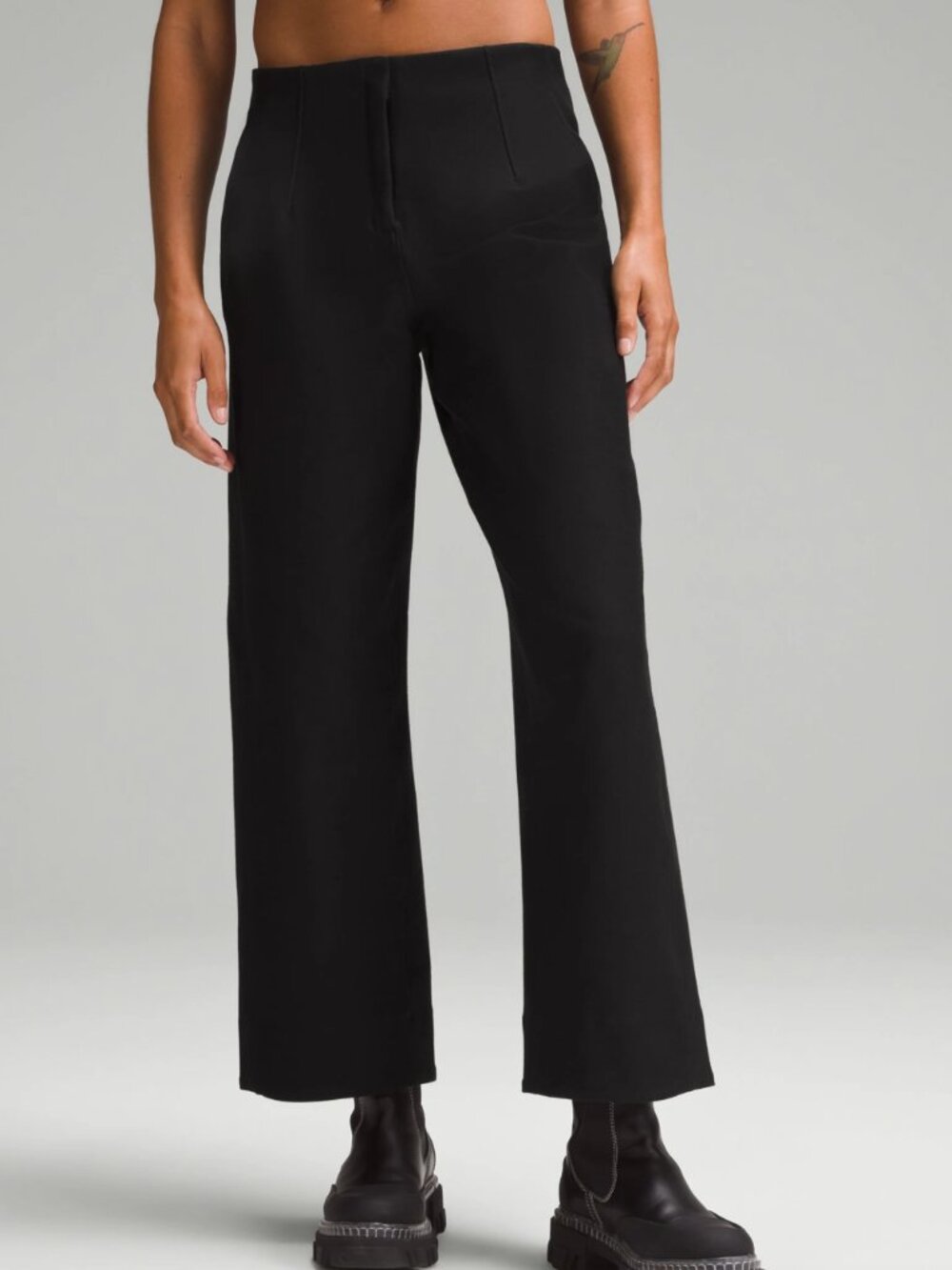 Lululemon Relaxed Mid-Rise Trouser Length, Pleated, Black, Size 10